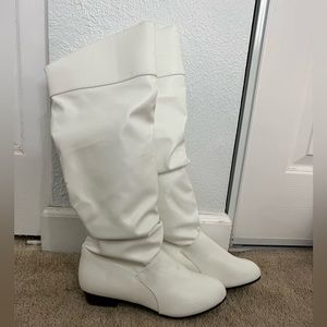 White boots size 8